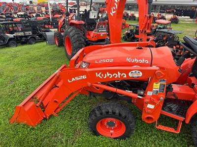 Kubota LA526FL Tractor