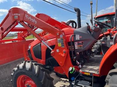 Kubota M5-111HD-1 Tractor