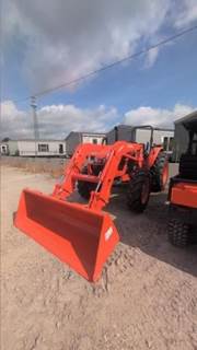 Kubota M5-111HD-1 Tractor
