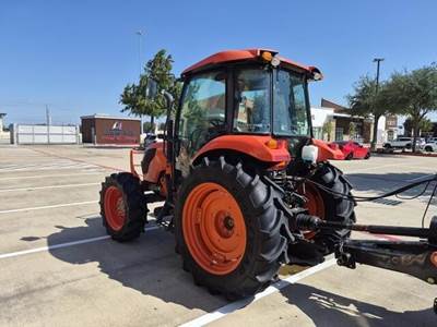 Kubota M7060 Tractor