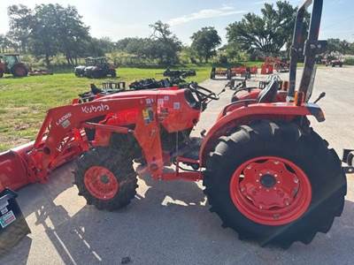 Kubota MX5400 Tractor