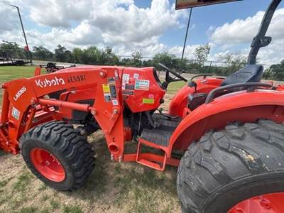 Kubota MX5400 Tractor