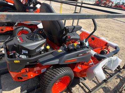 Kubota Z232 Zero Turn Mower