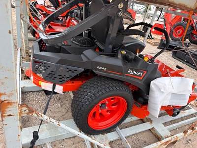 Kubota Z242 Zero Turn Mower