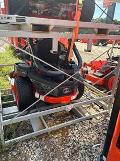 Kubota Z242 Zero Turn Mower