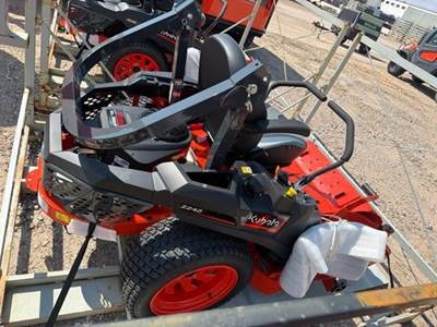 Kubota Z242 Zero Turn Mower