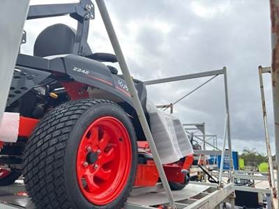 Kubota Z242 Zero Turn Mower