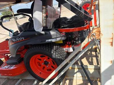 Kubota Z412 Zero Turn Mower