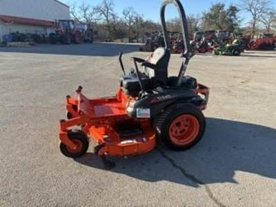 Kubota Z422 Zero Turn Mower