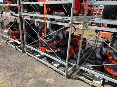 Kubota Z422 Zero Turn Mower