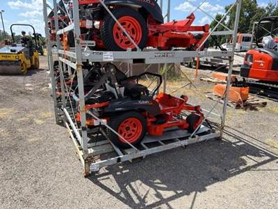 Kubota Z422 Zero Turn Mower