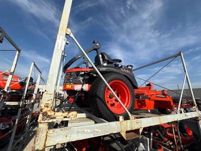 Kubota Z422 Zero Turn Mower