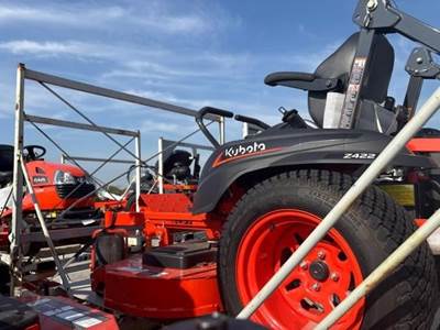 Kubota Z422 Zero Turn Mower