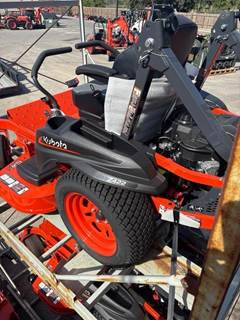 Kubota Z422 Zero Turn Mower
