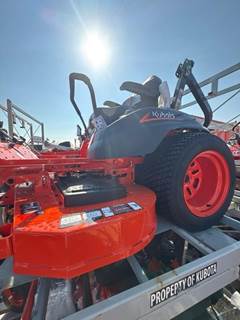 Kubota Z422 Zero Turn Mower