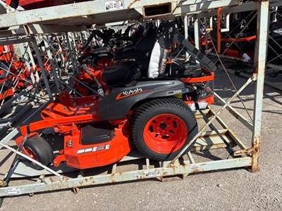 Kubota Z422 Zero Turn Mower