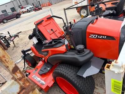 Kubota ZD1211L Zero Turn Mower