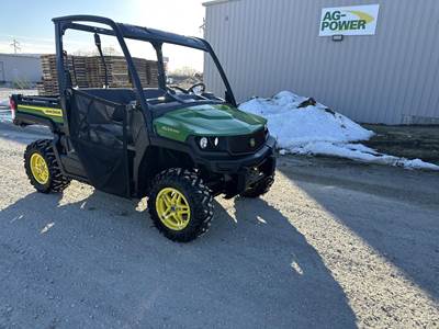 John Deere GATOR XUV 835M Utility Vehicle