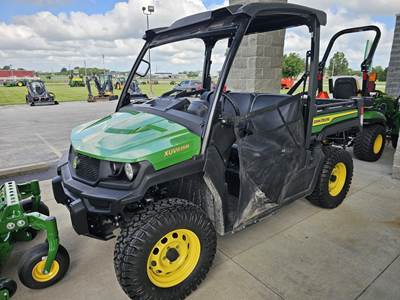 John Deere GATOR XUV 835M Utility Vehicle