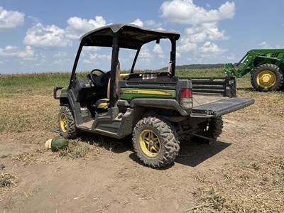 John Deere GATOR XUV 835M Utility Vehicle