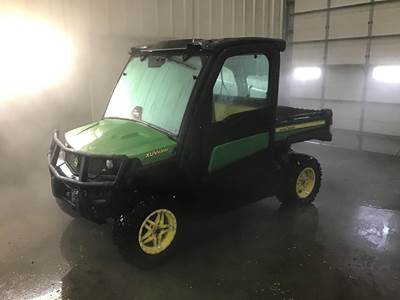 John Deere GATOR XUV 835M Utility Vehicle