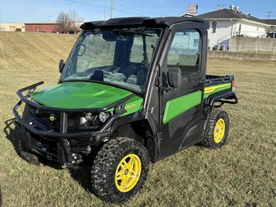 John Deere GATOR XUV 835M Utility Vehicle