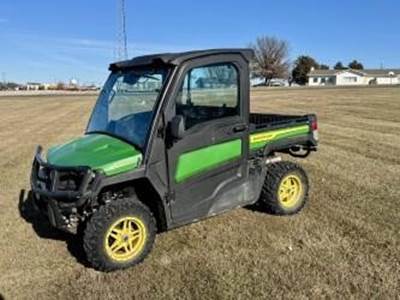 John Deere GATOR XUV 835M Utility Vehicle