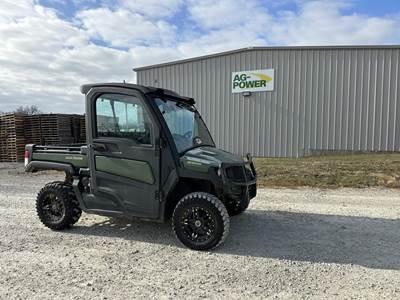 John Deere GATOR XUV 835M Utility Vehicle