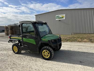 John Deere GATOR XUV 835M Utility Vehicle