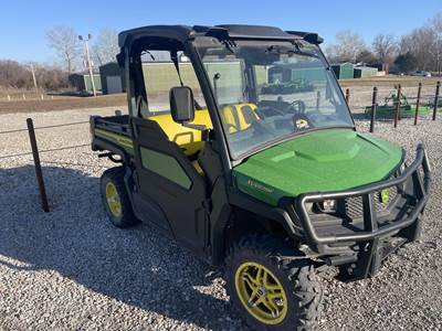 John Deere GATOR XUV 835M Utility Vehicle