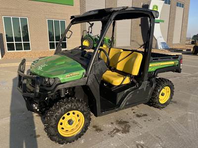 John Deere GATOR XUV 835M Utility Vehicle