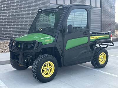 John Deere GATOR XUV 835M Utility Vehicle