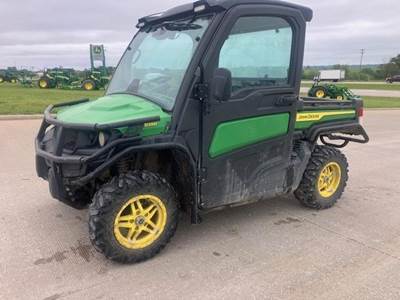 John Deere GATOR XUV 835M Utility Vehicle