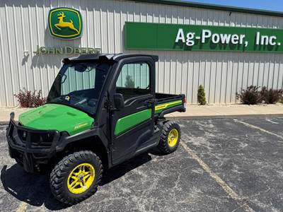 John Deere GATOR XUV 835M Utility Vehicle