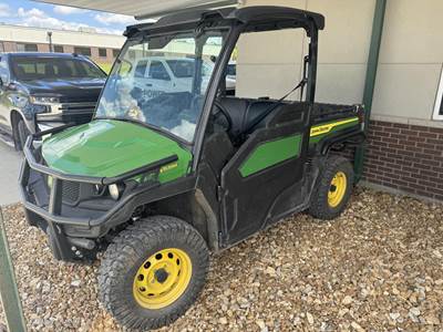 John Deere GATOR XUV 835M Utility Vehicle