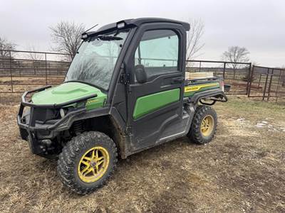 John Deere GATOR XUV 835M Utility Vehicle
