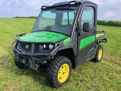 John Deere GATOR XUV 835M Utility Vehicle
