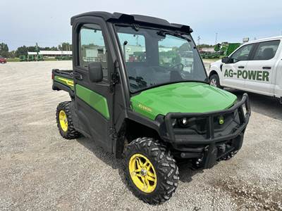 John Deere GATOR XUV 835M Utility Vehicle