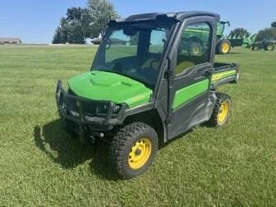John Deere GATOR XUV 835M Utility Vehicle