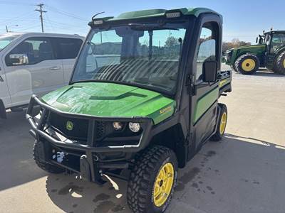 John Deere GATOR XUV 835R Utility Vehicle