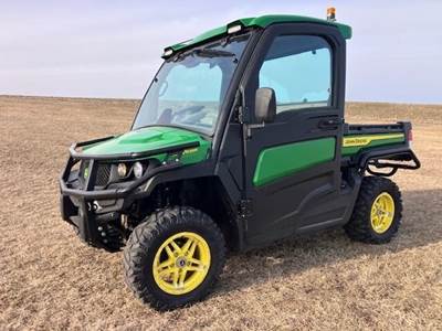 John Deere GATOR XUV 835R Utility Vehicle