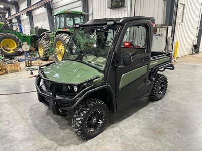 John Deere GATOR XUV 835R Utility Vehicle