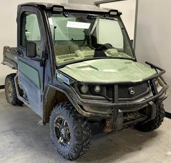 John Deere GATOR XUV 835R Utility Vehicle