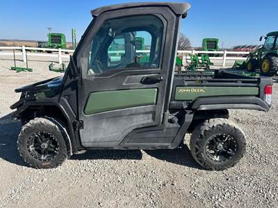 John Deere GATOR XUV 835R Utility Vehicle