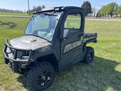 John Deere GATOR XUV 835R Utility Vehicle
