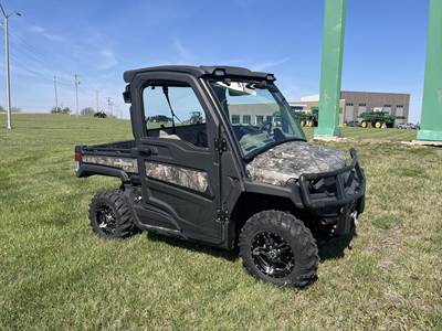 John Deere GATOR XUV 835R Utility Vehicle