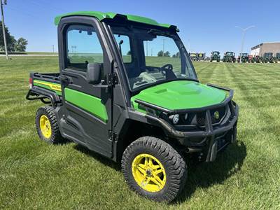 John Deere GATOR XUV 835R Utility Vehicle