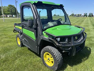 John Deere GATOR XUV 835R Utility Vehicle