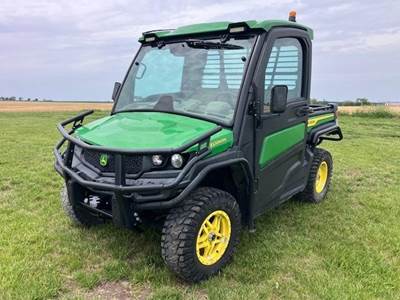 John Deere GATOR XUV 835R Utility Vehicle