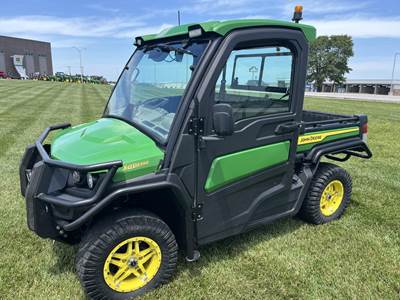 John Deere GATOR XUV 835R Utility Vehicle